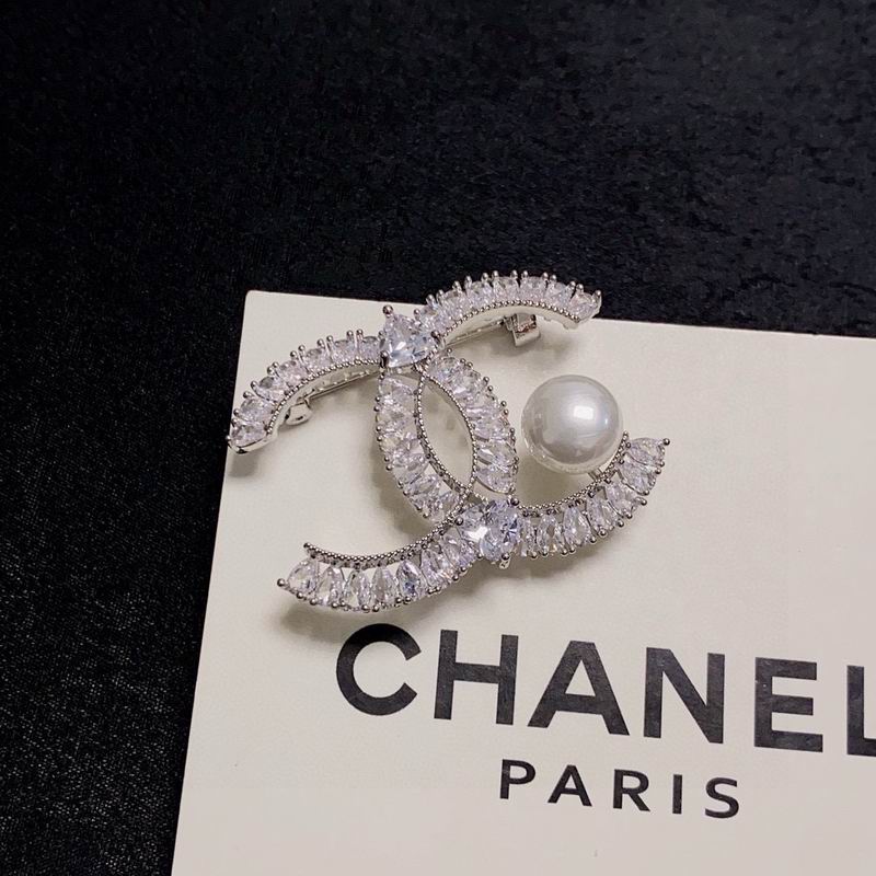 Chanel Brooch 05yxs94